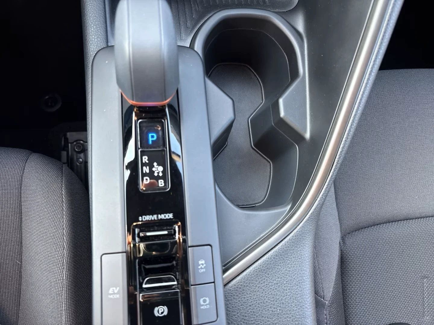 Toyota C-HR 2.0* TEAM-D* CAM* KEYLESS* DISTR* , снимка 13 - Автомобили и джипове - 53993787