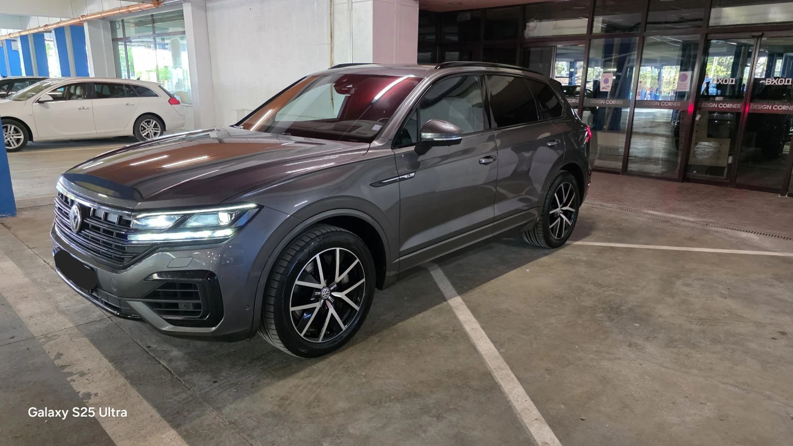 VW Touareg 4.0 TDI V8, снимка 2 - Автомобили и джипове - 54415899