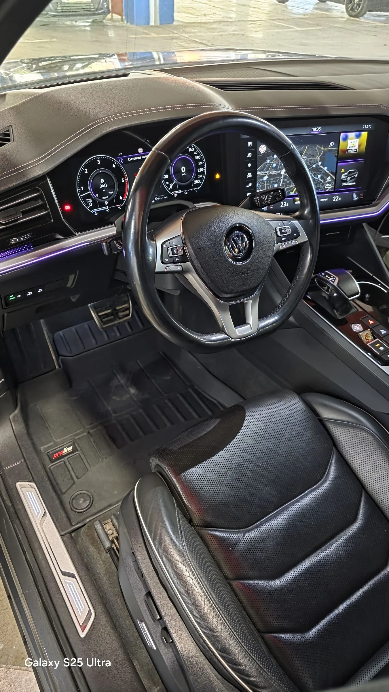 VW Touareg 4.0 TDI V8, снимка 8 - Автомобили и джипове - 54415899