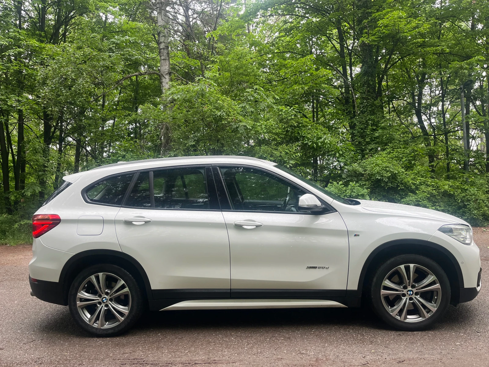 BMW X1 2.0 XDrive 190kc XLine АВТОМАТИК , снимка 8 - Автомобили и джипове - 54643635