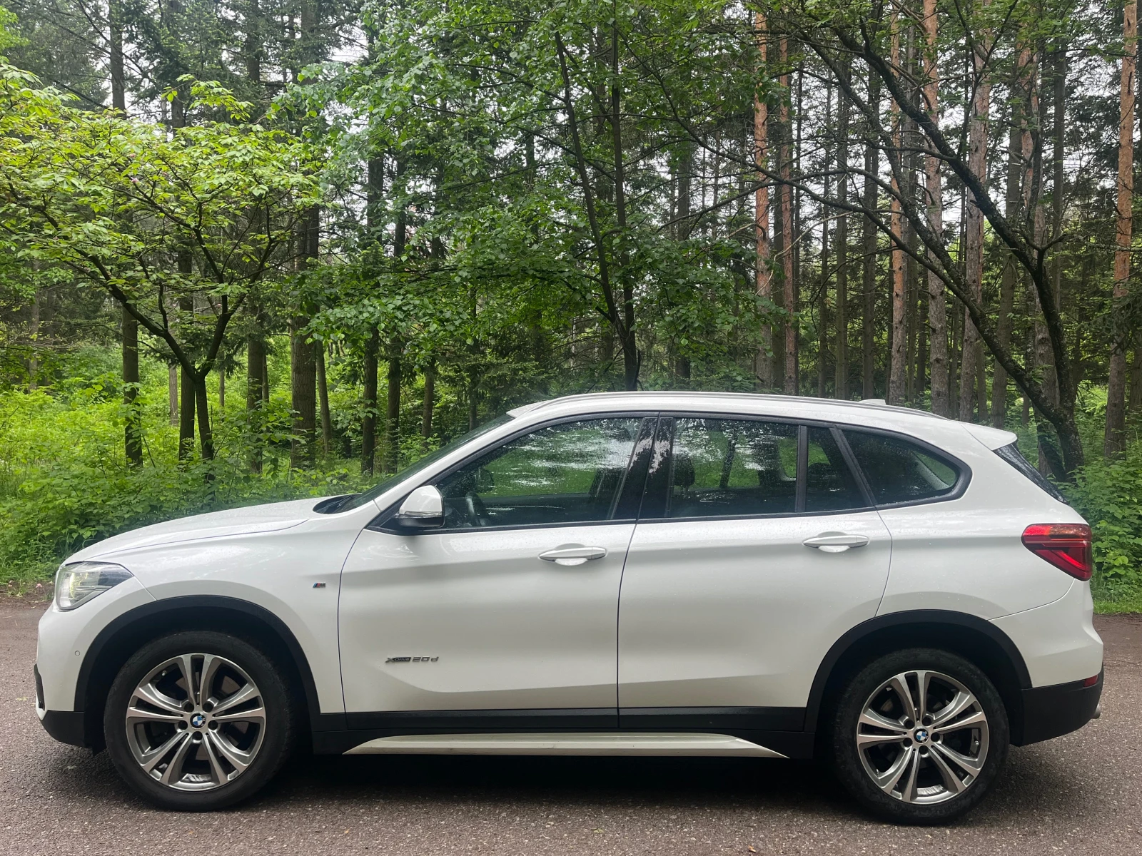 BMW X1 2.0 XDrive 190kc XLine АВТОМАТИК , снимка 4 - Автомобили и джипове - 54643635