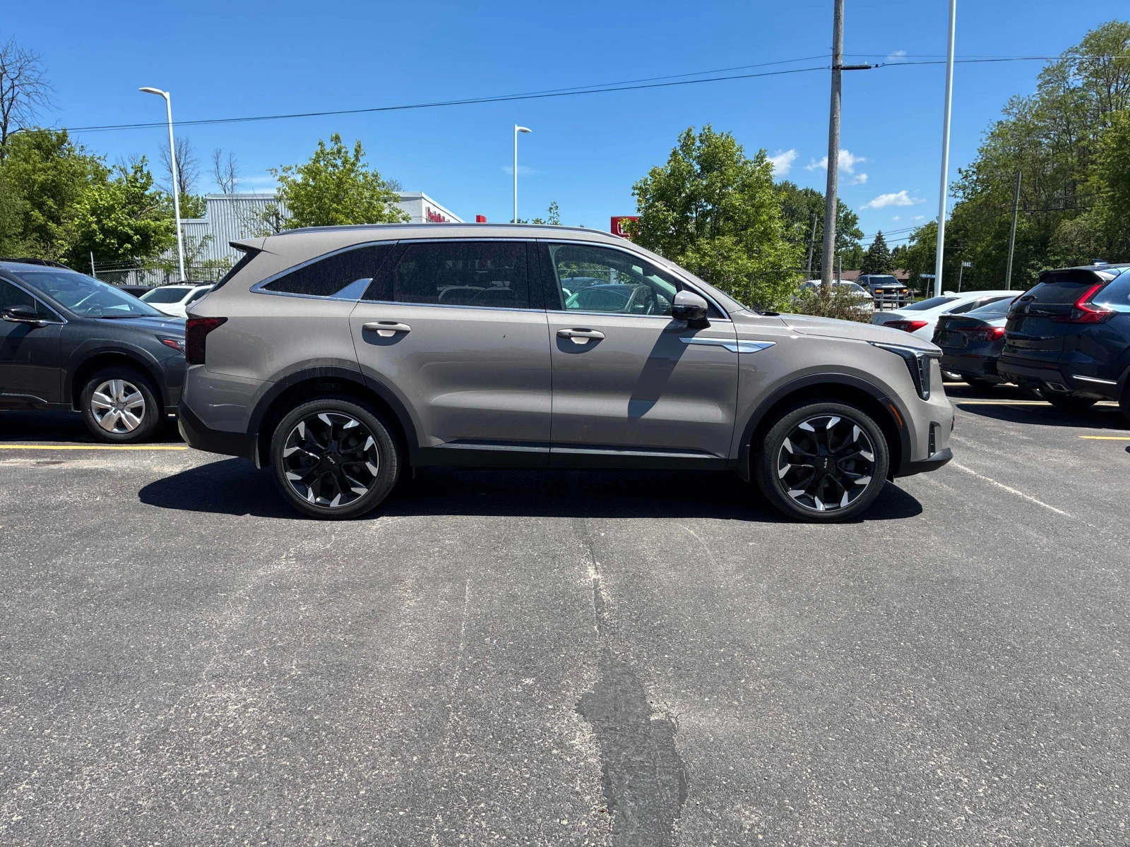 Kia Sorento AWD * 7 МЕСТЕН * Keyless * CARFAX * , снимка 4 - Автомобили и джипове - 54755779
