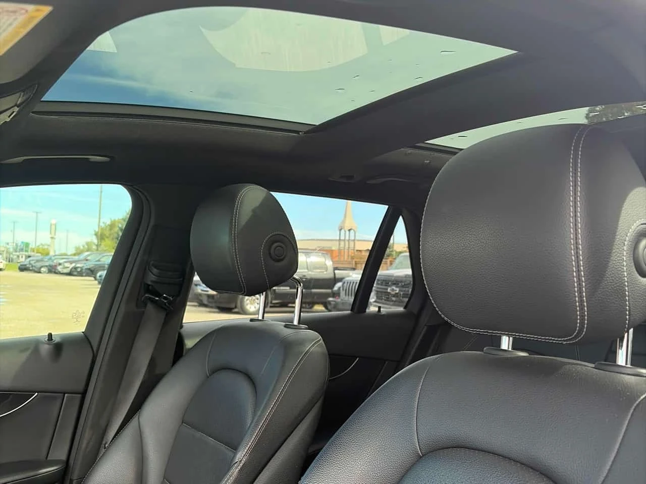 Mercedes-Benz GLC 300 * CARFAX * KEYLESS * 360 КАМЕРИ * ПОДГРЕВ * , снимка 13 - Автомобили и джипове - 56331478