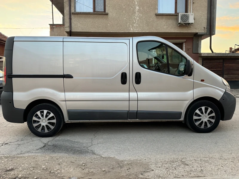 Opel Vivaro, снимка 3 - Бусове и автобуси - 49424122