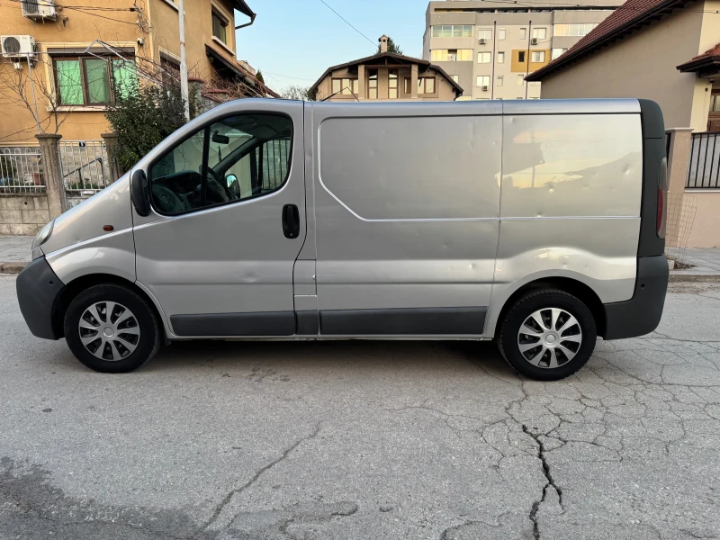 Opel Vivaro, снимка 4 - Бусове и автобуси - 49424122