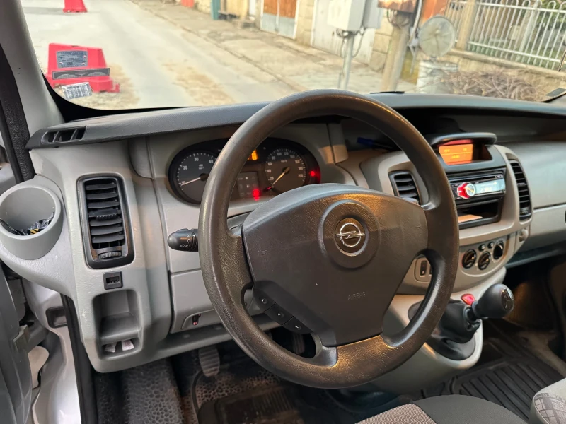 Opel Vivaro, снимка 8 - Бусове и автобуси - 49424122