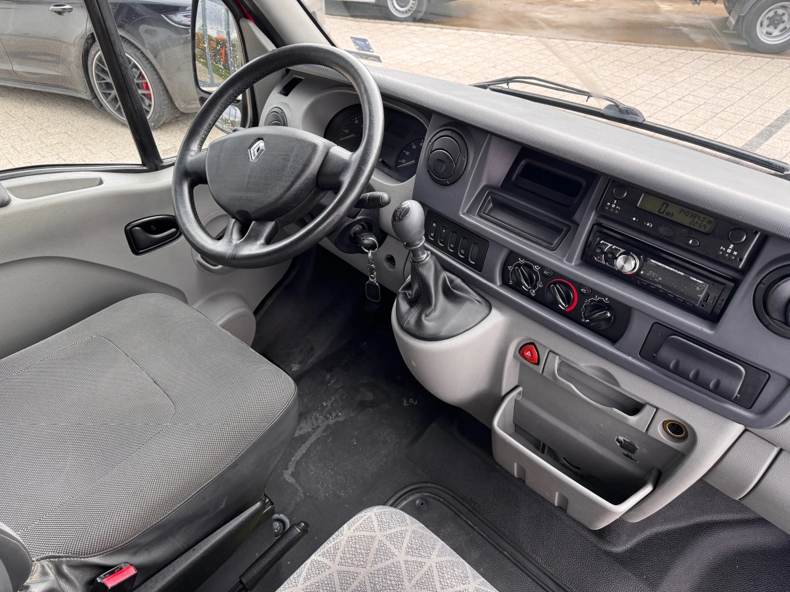 Renault Master 2.5dCI 9-местен Клима  - изображение 10