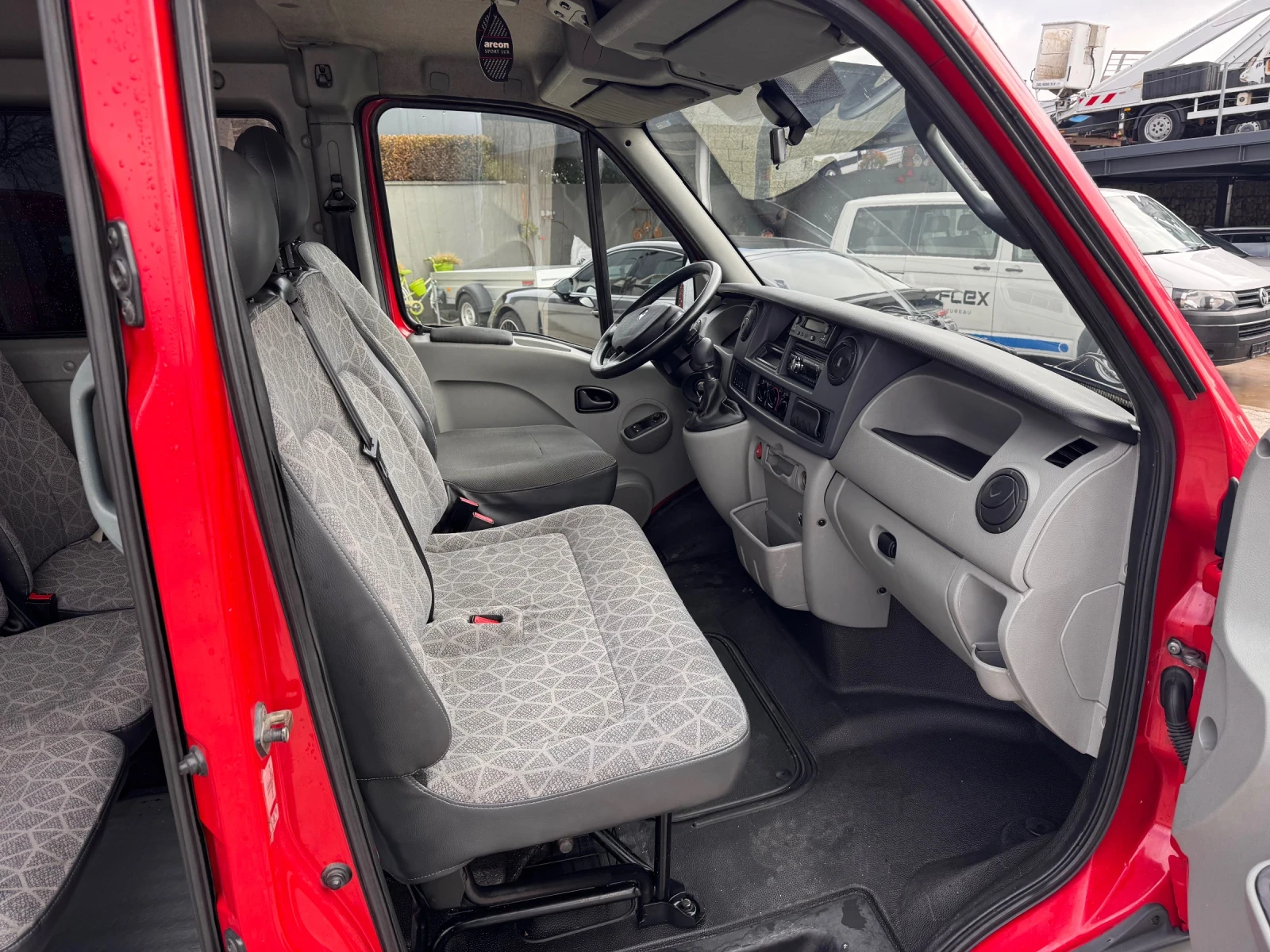 Renault Master 2.5dCI 9-местен Клима  - изображение 8