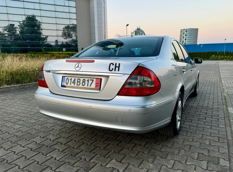 Mercedes-Benz E 280 Elegance 4 MATIC - ТОП СЪСТОЯНИЕ - , снимка 4 - Автомобили и джипове - 46565879