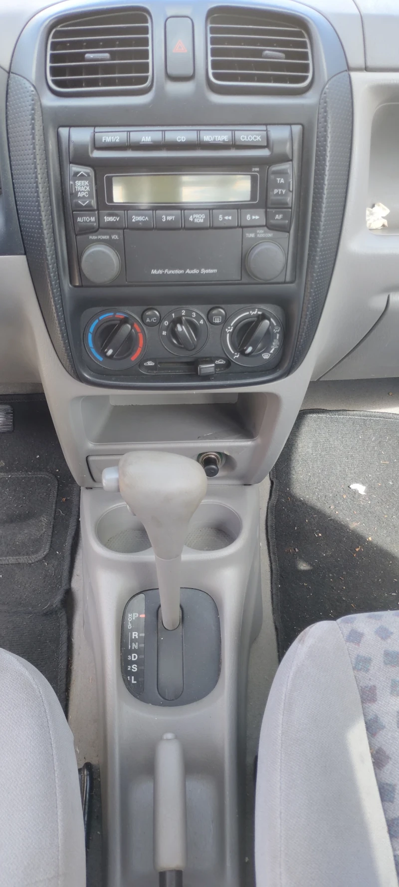 Mazda Demio 1.5 Автоматик, снимка 14 - Автомобили и джипове - 47302386