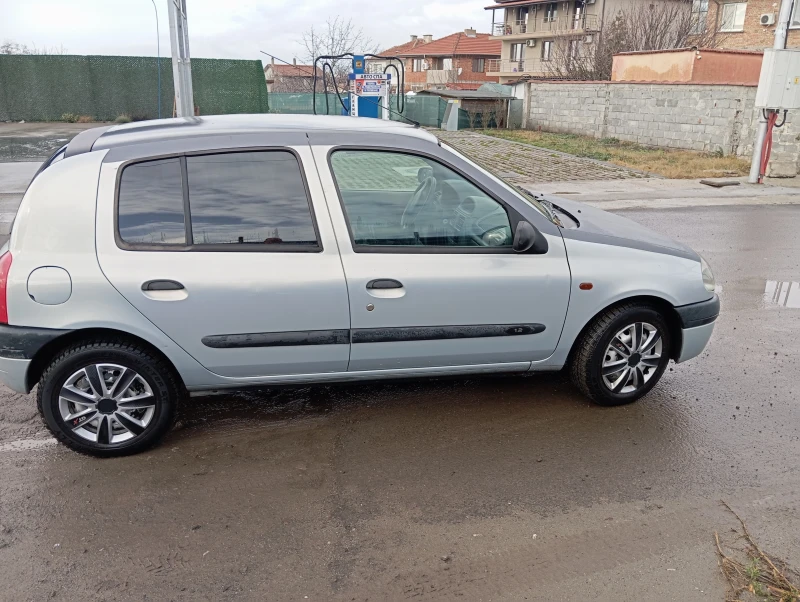 Renault Clio, снимка 4 - Автомобили и джипове - 48281181