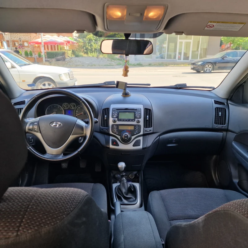 Hyundai I30 1.6 Бензин, снимка 4 - Автомобили и джипове - 49306625