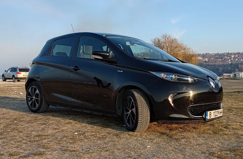 Renault Zoe, снимка 8 - Автомобили и джипове - 49425428