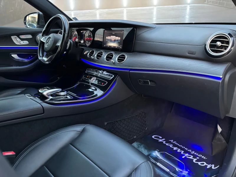 Mercedes-Benz E 220 AMG, снимка 12 - Автомобили и джипове - 50277303