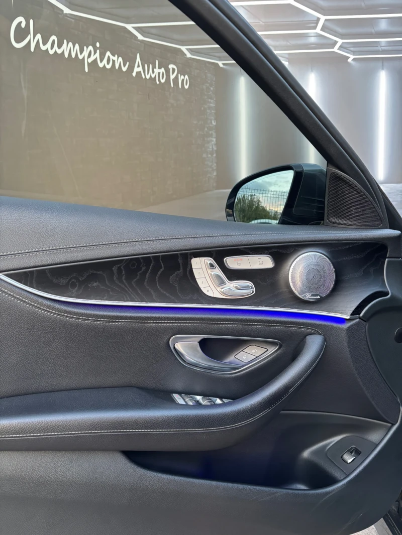 Mercedes-Benz E 220 AMG, снимка 9 - Автомобили и джипове - 50277303