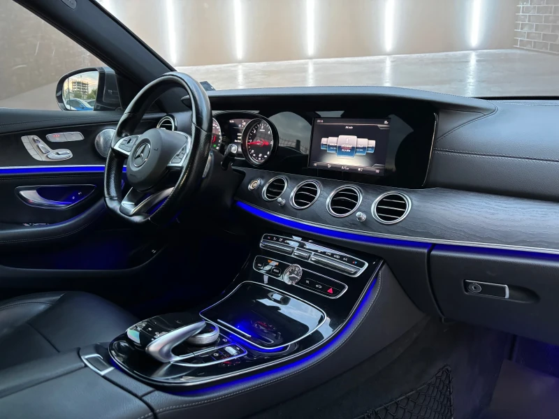 Mercedes-Benz E 220 AMG, снимка 14 - Автомобили и джипове - 50277303