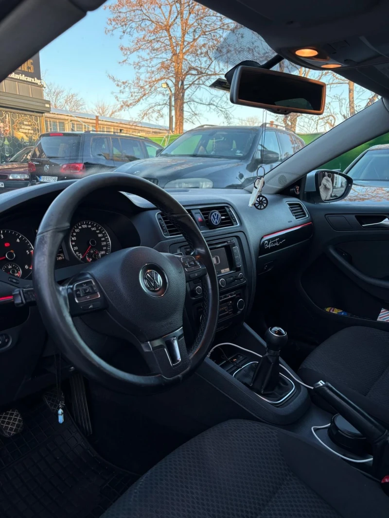 VW Jetta, снимка 9 - Автомобили и джипове - 53488301