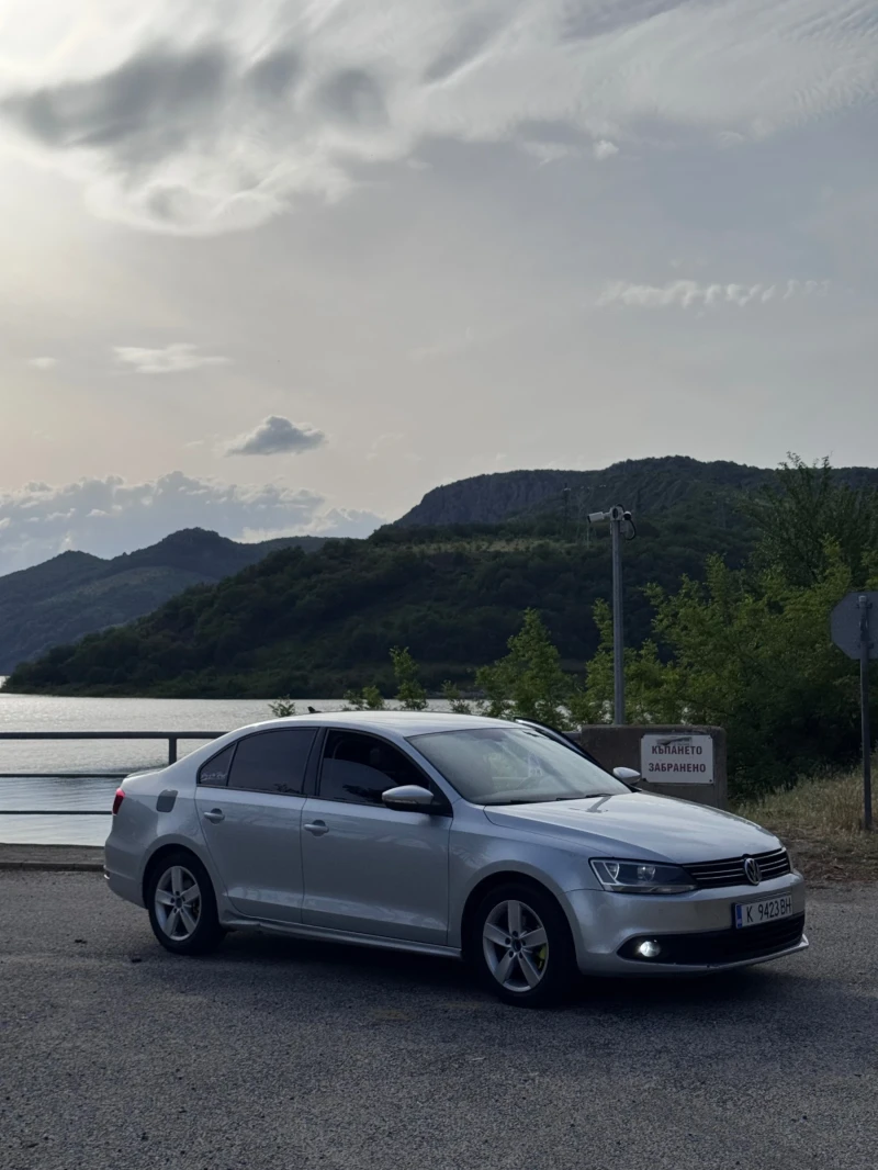 VW Jetta, снимка 2 - Автомобили и джипове - 52429593