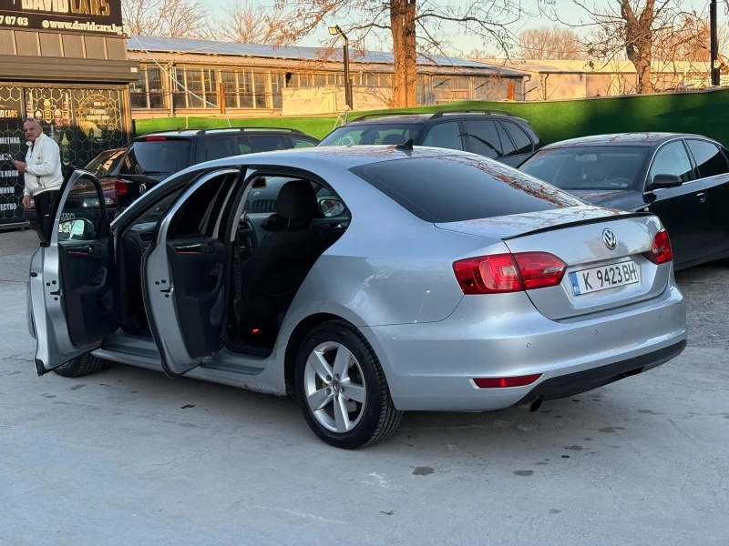VW Jetta, снимка 7 - Автомобили и джипове - 53488301