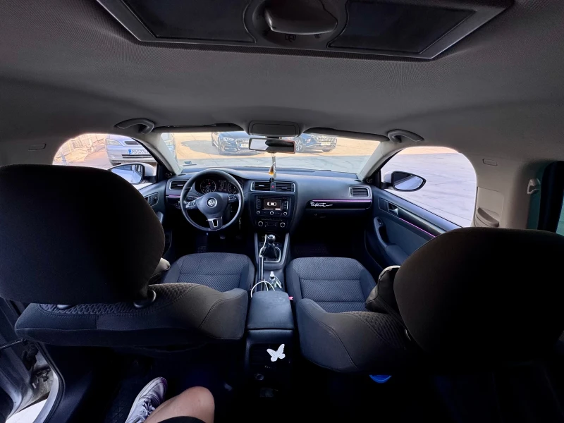 VW Jetta, снимка 14 - Автомобили и джипове - 52429593