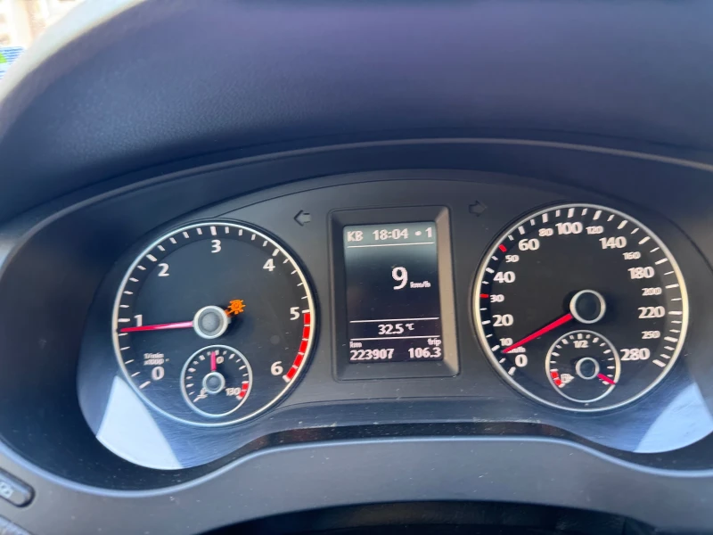 VW Jetta, снимка 10 - Автомобили и джипове - 52429593