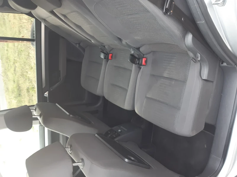 VW Touran, снимка 9 - Автомобили и джипове - 52606420