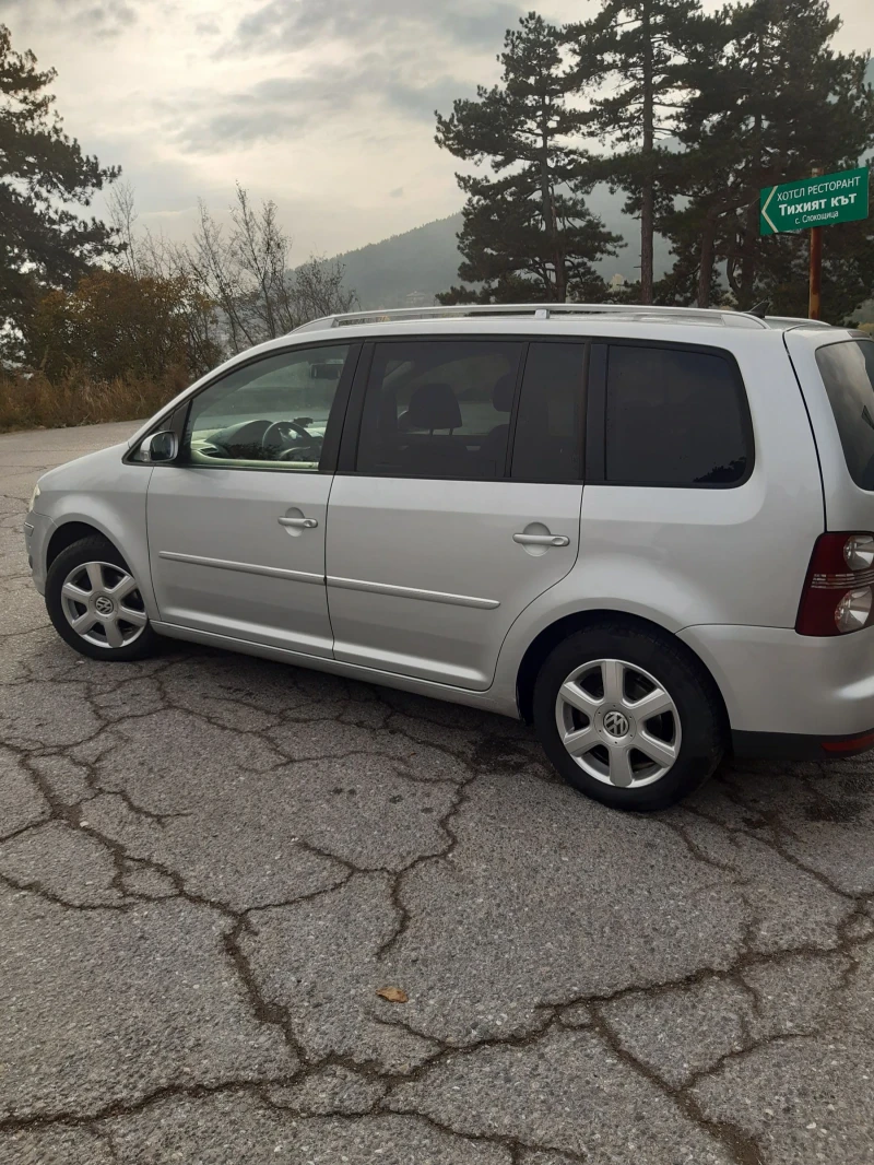 VW Touran, снимка 6 - Автомобили и джипове - 52606420