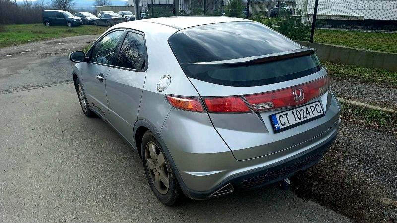 Honda Civic 1.8, снимка 6 - Автомобили и джипове - 53392707