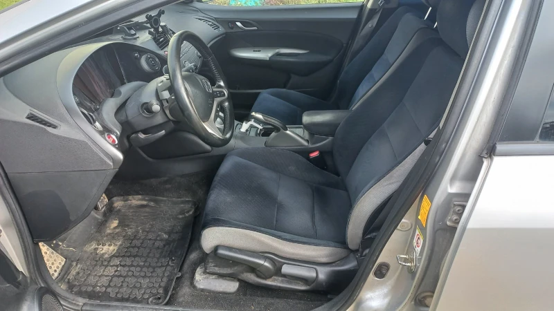 Honda Civic 1.8, снимка 10 - Автомобили и джипове - 53392707