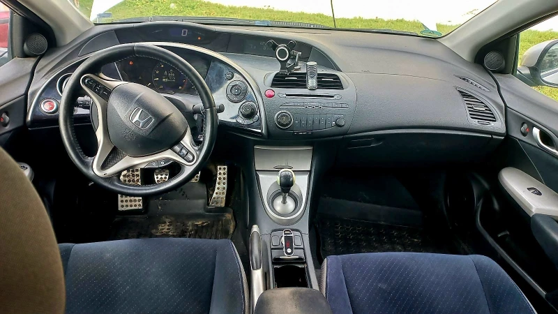 Honda Civic 1.8, снимка 8 - Автомобили и джипове - 53392707