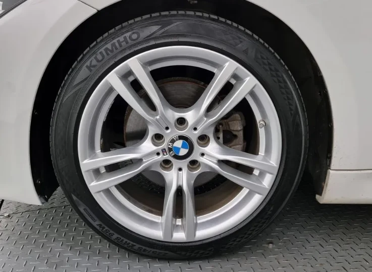 BMW 330 330i M Sport Shadow - изображение 5
