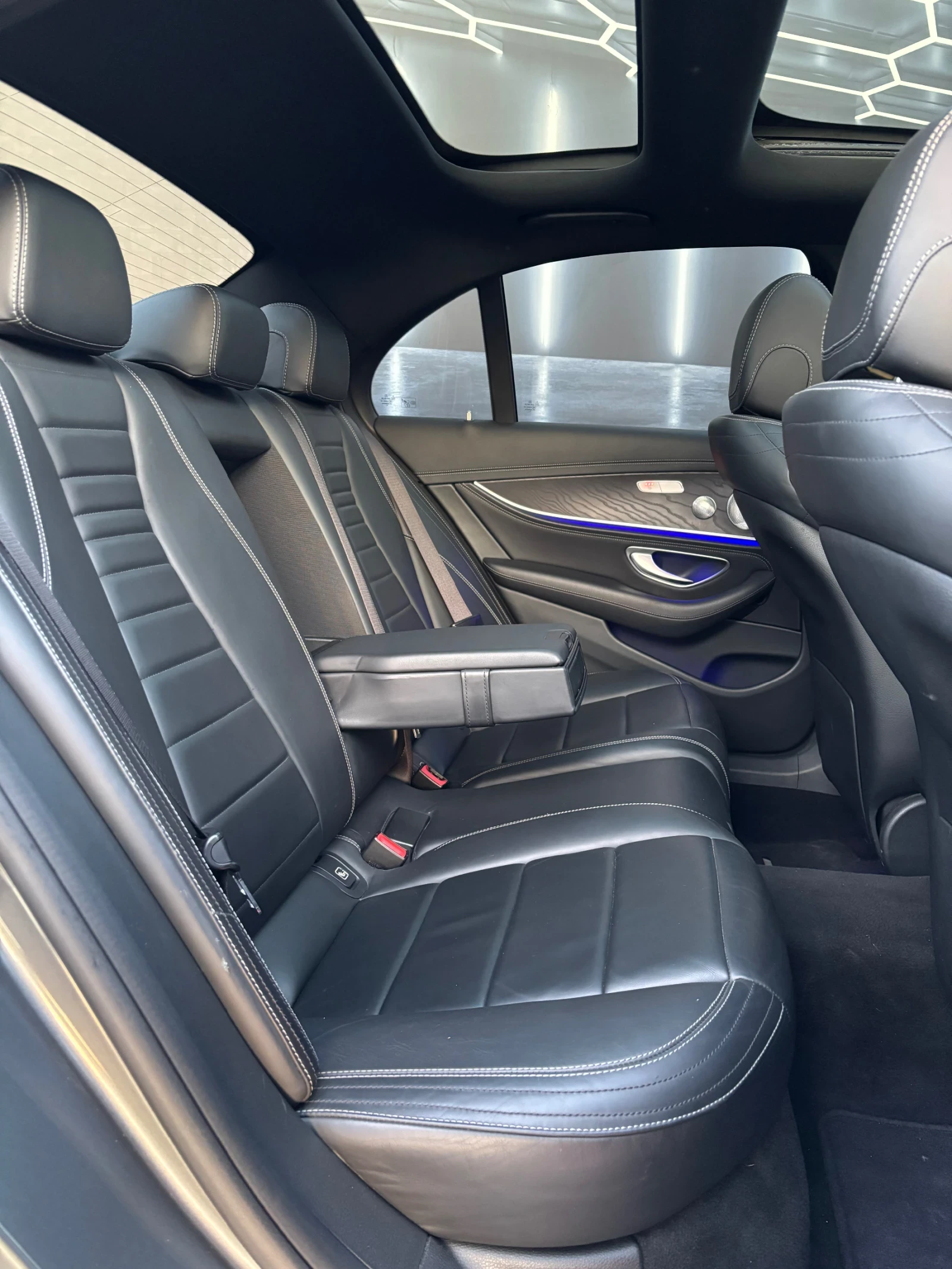 Mercedes-Benz E 220 AMG | Mobile.bg   16