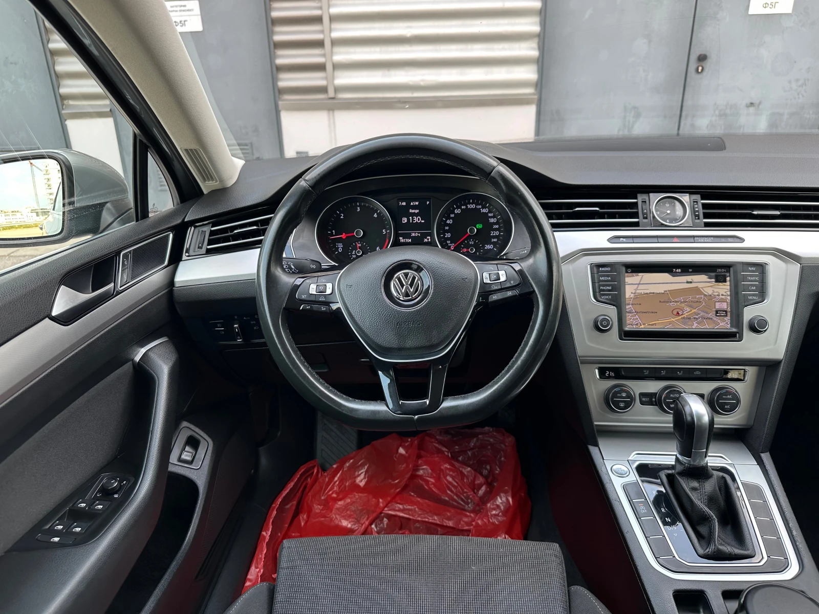 VW Passat 2.0 TDI * АВТОМАТ* DISTRIC*  - изображение 9