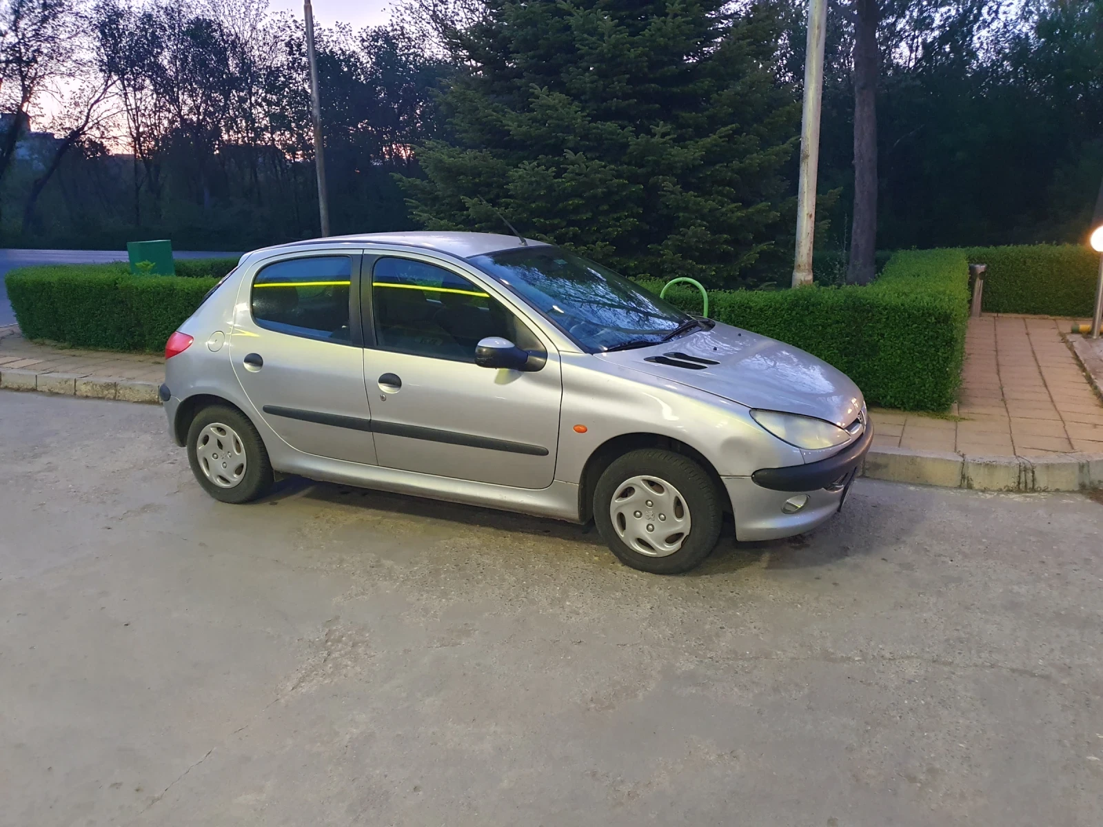Peugeot 206 1.4, снимка 2 - Автомобили и джипове - 53719460