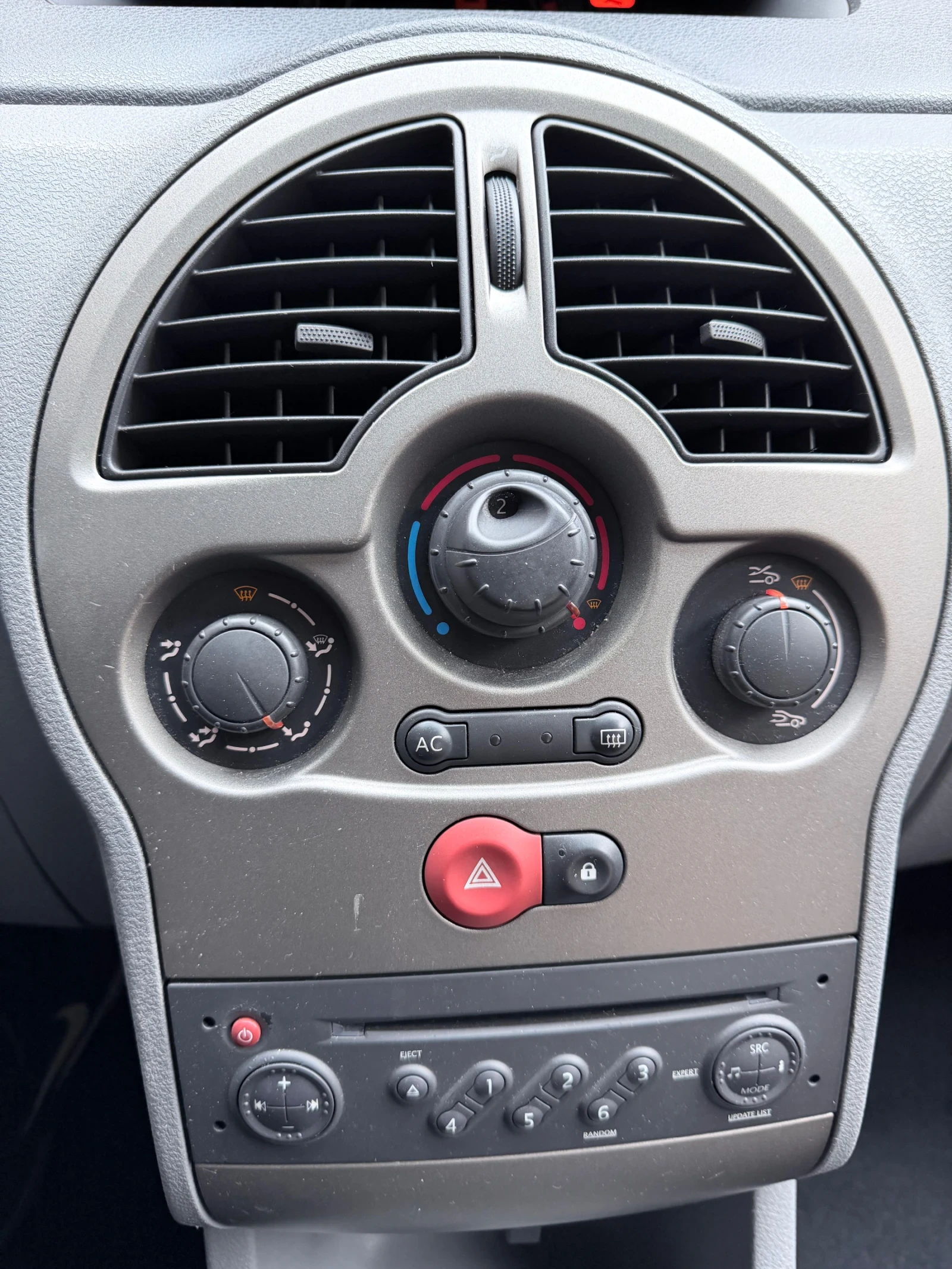 Renault Modus, снимка 12 - Автомобили и джипове - 53890876