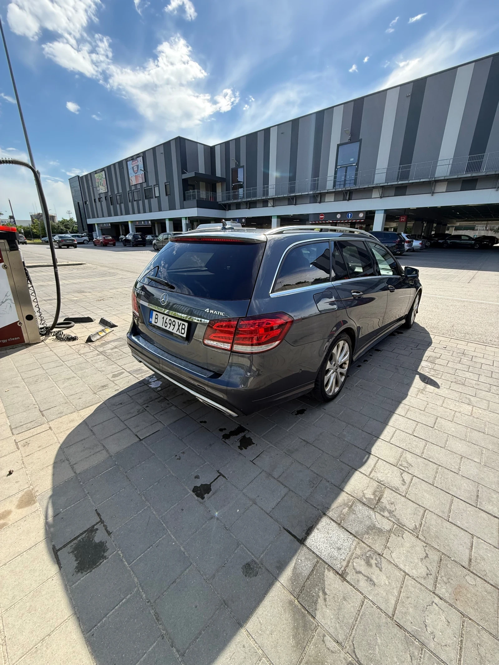 Mercedes-Benz E 250 AMG LINE, снимка 11 - Автомобили и джипове - 54744494