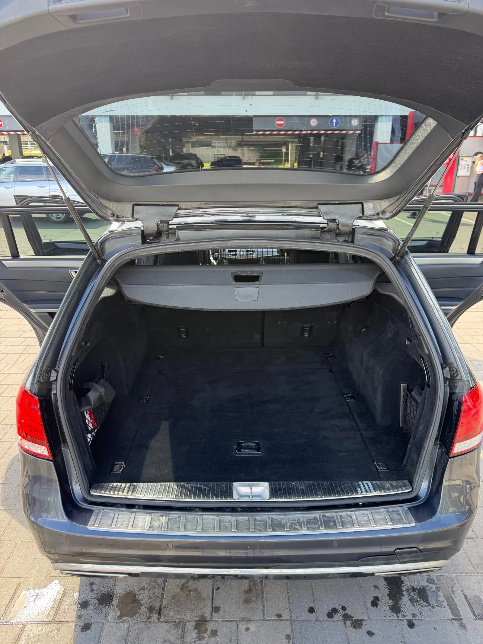 Mercedes-Benz E 250 AMG LINE, снимка 5 - Автомобили и джипове - 54744494