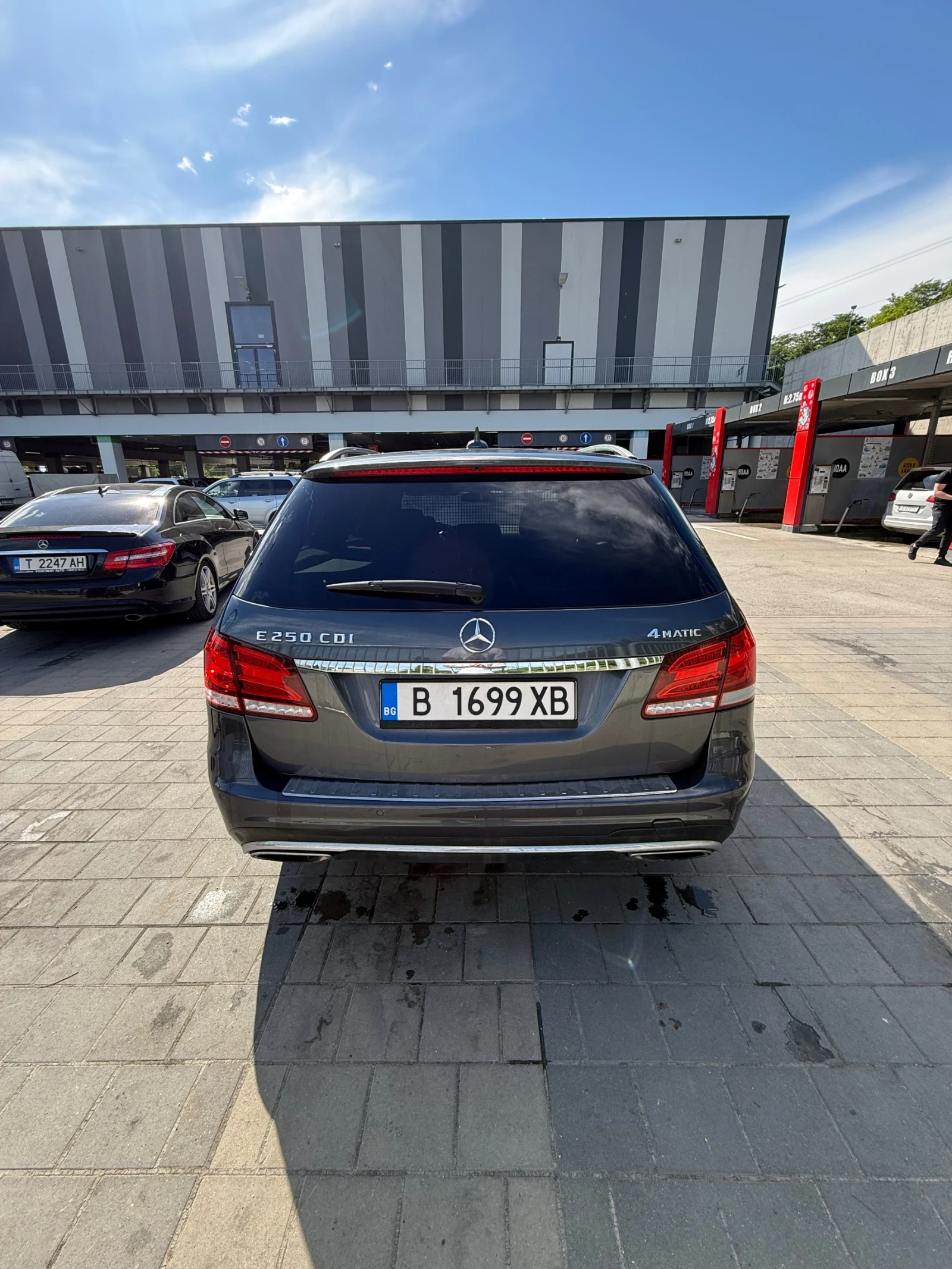 Mercedes-Benz E 250 AMG LINE, снимка 10 - Автомобили и джипове - 54744494