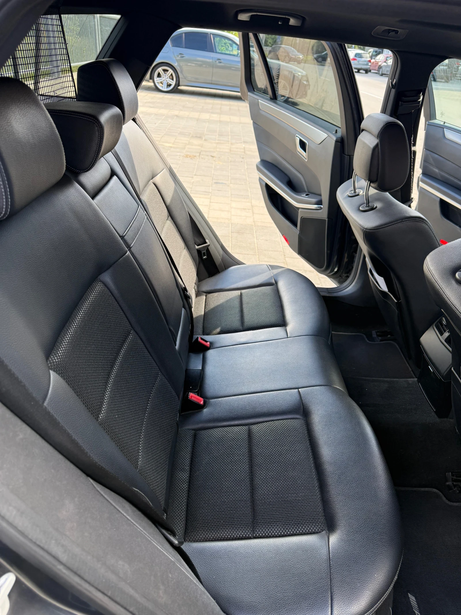 Mercedes-Benz E 250 AMG LINE, снимка 14 - Автомобили и джипове - 54744494