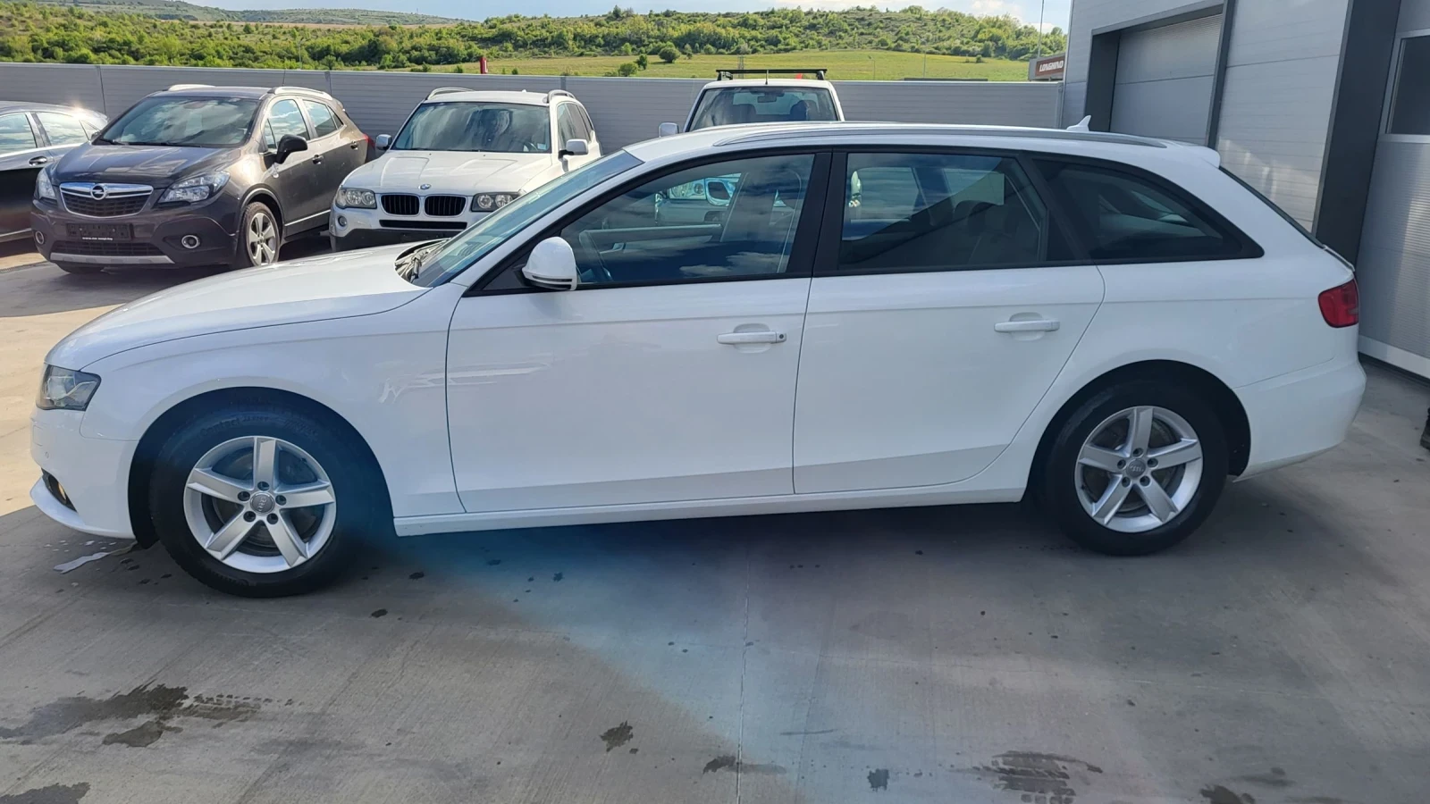 Audi A4 2.0TDI-143 XENON* PARKTRONIK * PODGREV* AVTOPILOT, снимка 2 - Автомобили и джипове - 54345222