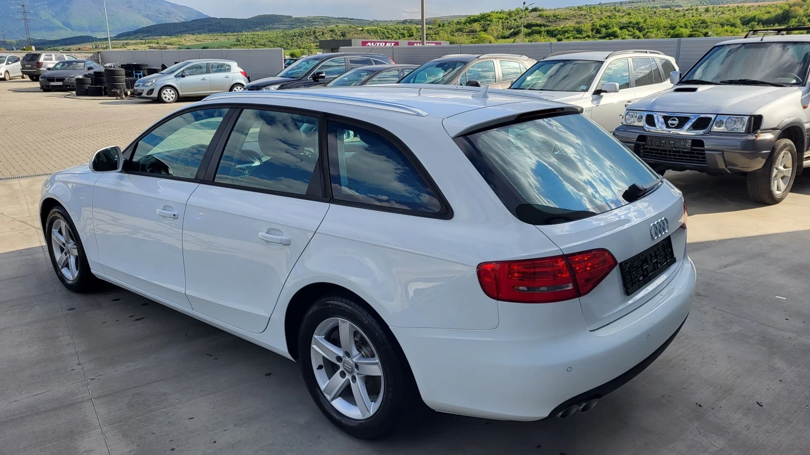 Audi A4 2.0TDI-143 XENON* PARKTRONIK * PODGREV* AVTOPILOT, снимка 3 - Автомобили и джипове - 54345222