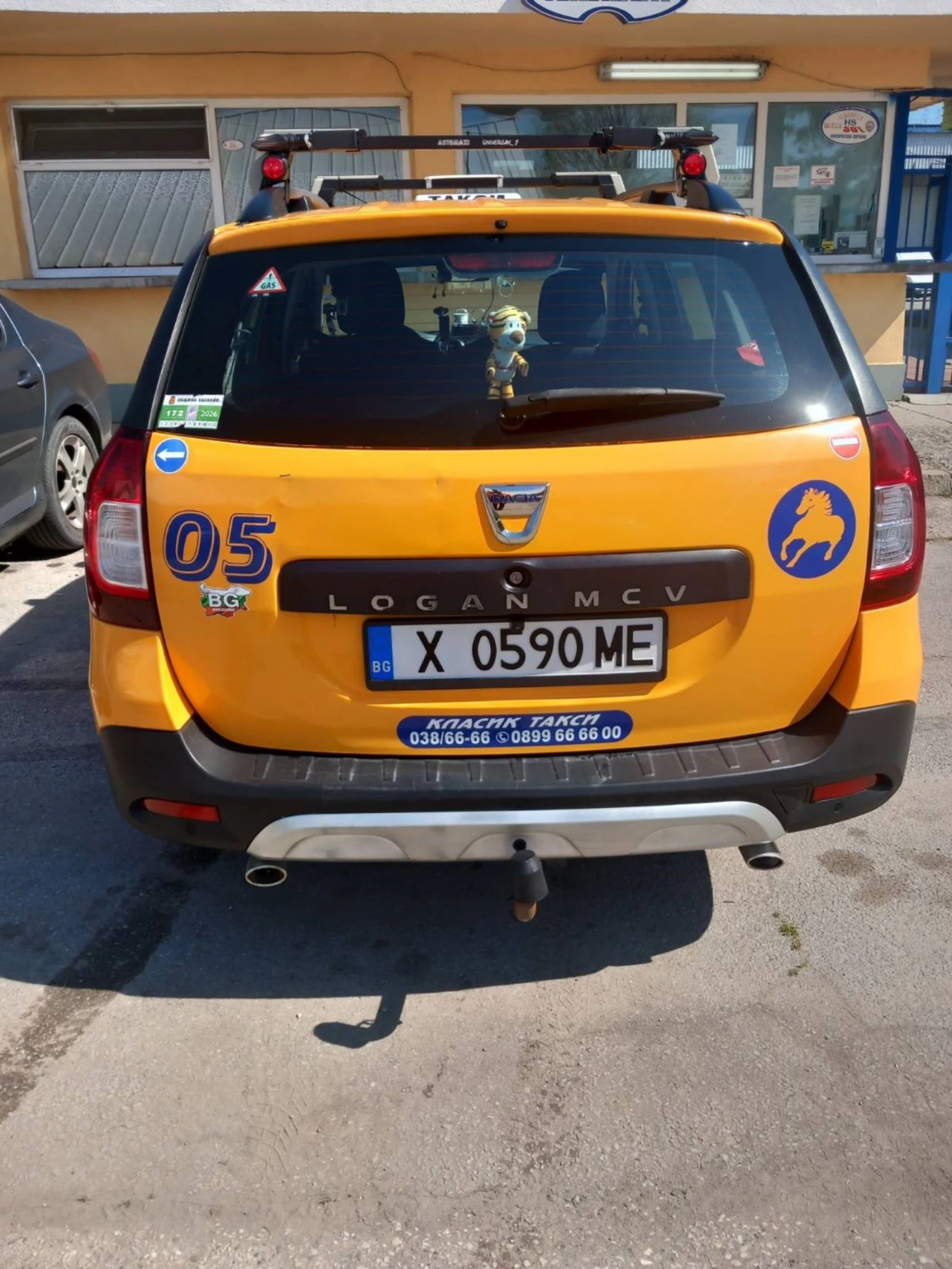 Dacia Logan 900 куб, снимка 2 - Автомобили и джипове - 54477855