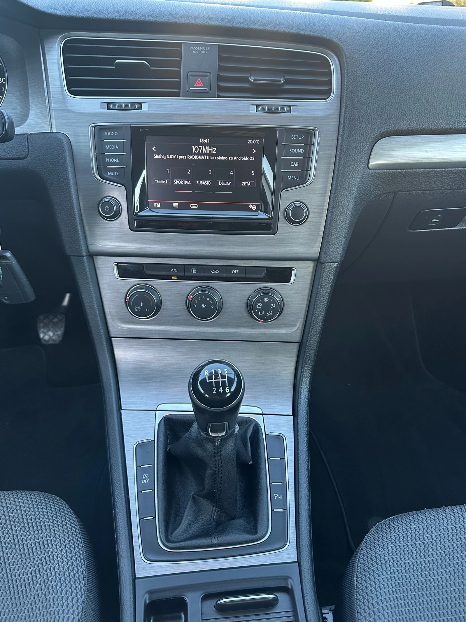 VW Golf 1.4TGi-110к.с-METAN-EURO6-PDC-6скорости, снимка 13 - Автомобили и джипове - 54716188