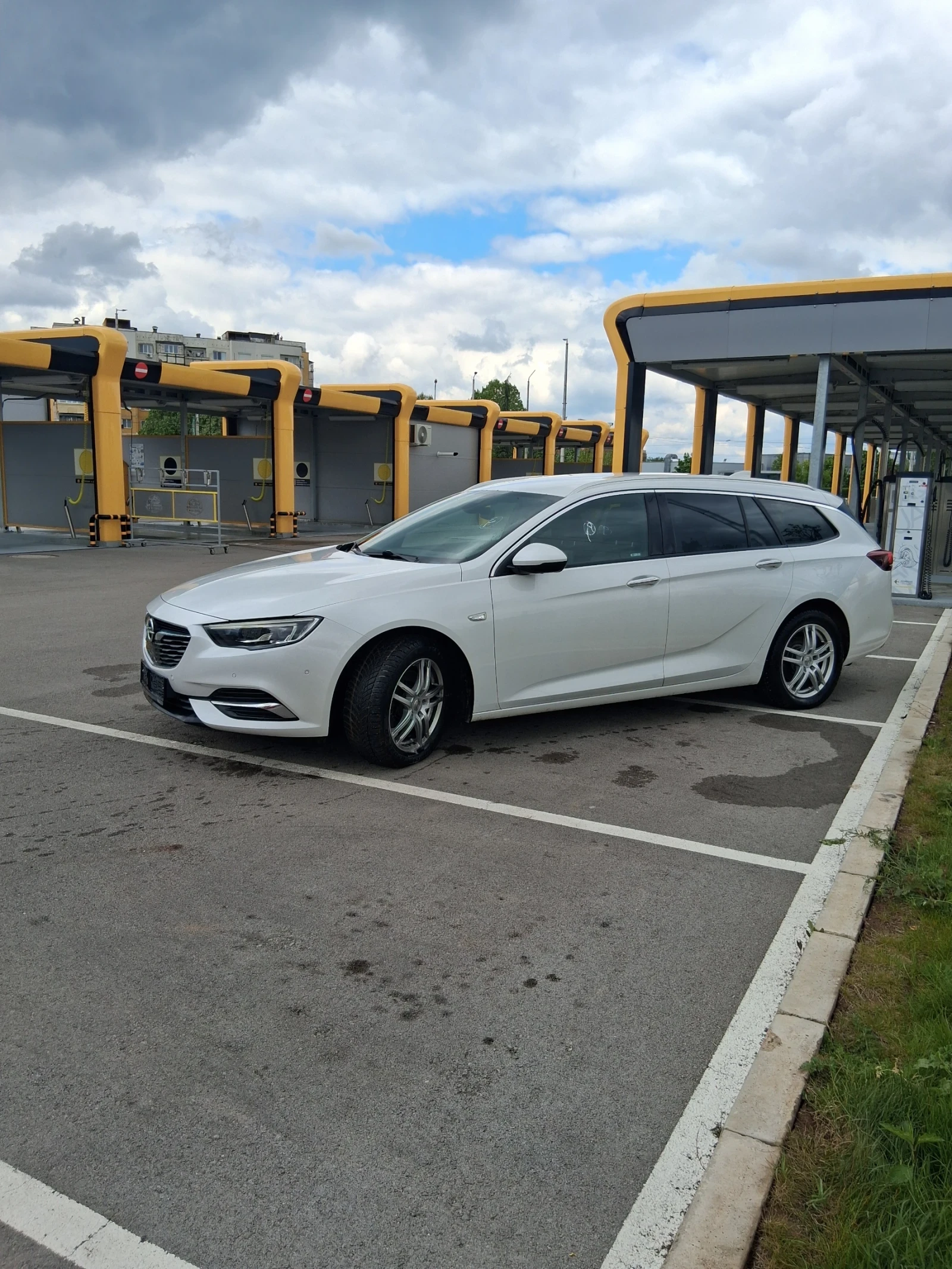 Opel Insignia 2.0 sports tourer 170 кс