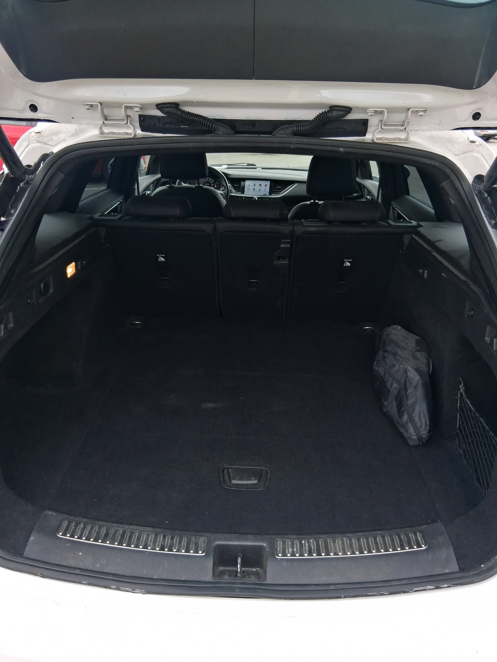 Opel Insignia 2.0 sports tourer 170 кс, снимка 11 - Автомобили и джипове - 54738159