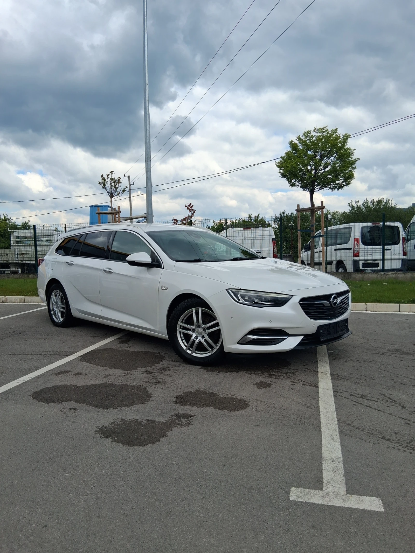 Opel Insignia 2.0 sports tourer 170 кс, снимка 2 - Автомобили и джипове - 54738159
