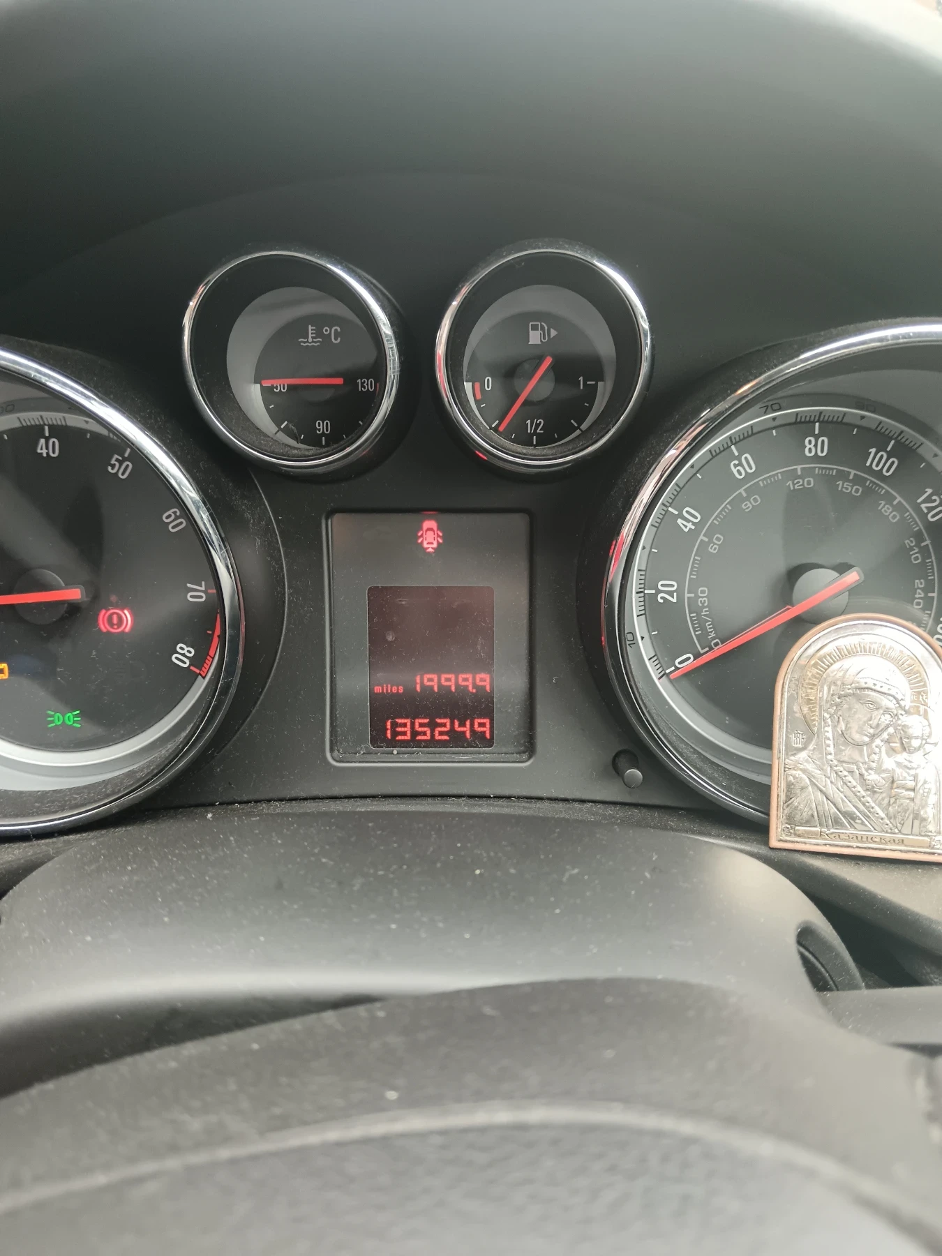 Opel Insignia 1.8, снимка 9 - Автомобили и джипове - 54767383