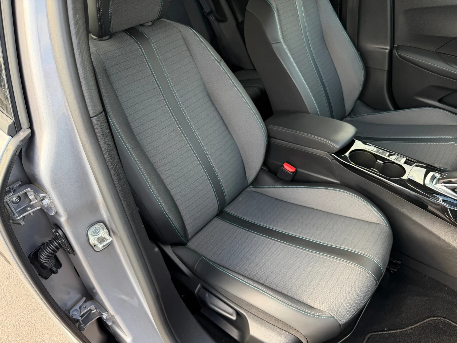 Peugeot 2008 1.5 HDI, снимка 10 - Автомобили и джипове - 54803388