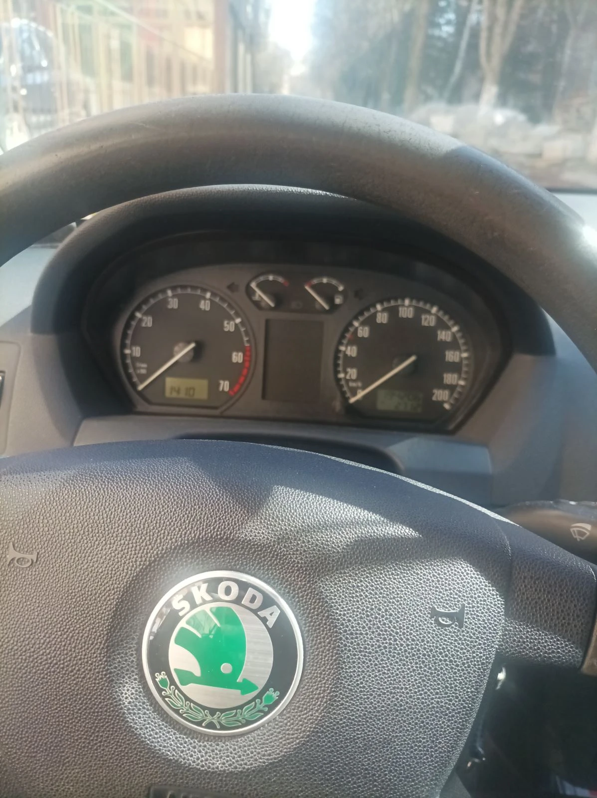 Skoda Fabia 1.2 HTP, снимка 8 - Автомобили и джипове - 54812813