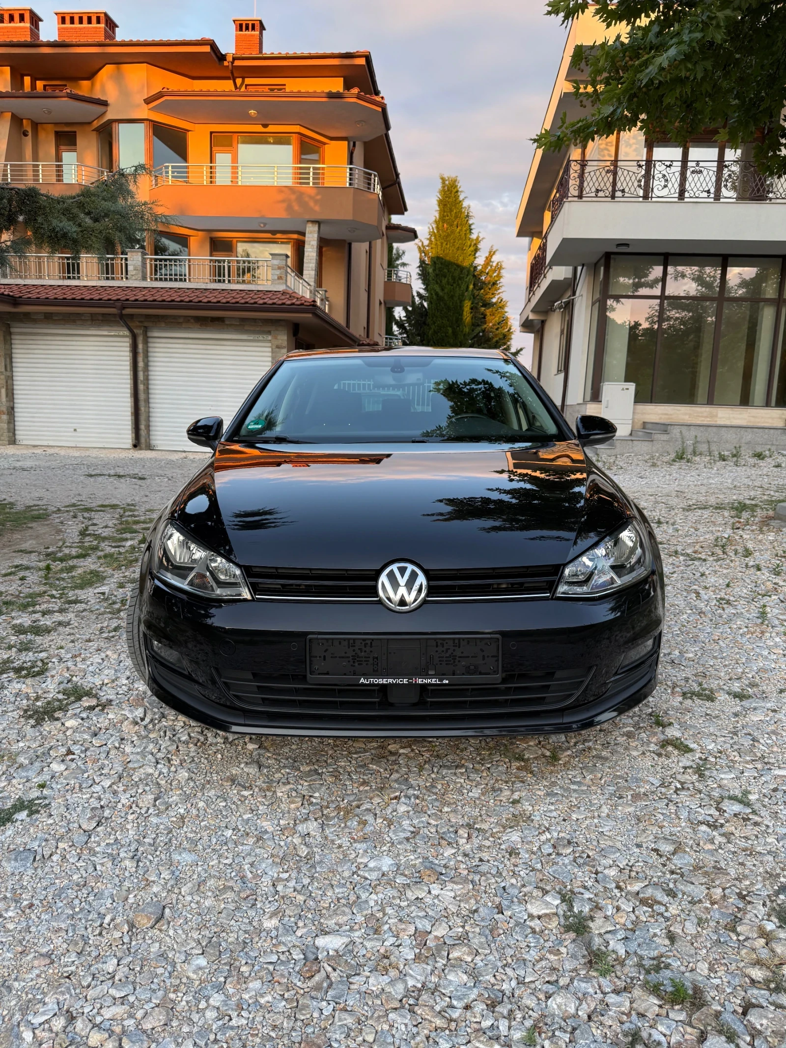 VW Golf 2.0 TDI* HIGHLINE* DISTRONIC+ , снимка 2 - Автомобили и джипове - 55240328